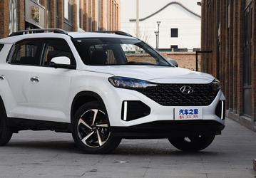 Hyundai ix35 подешевел в России на 600 тыс. рублей — теперь кроссовер стоит от 2,7 млн рублей