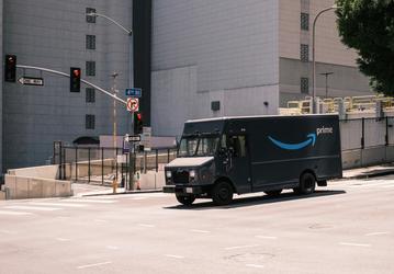 Профсоюзные кампании среди водителей Amazon набирают силу: водители требуют улучшения условий труда