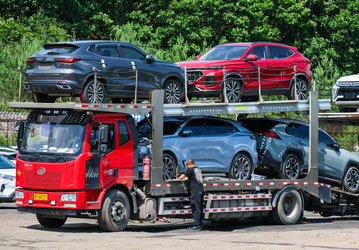 Автосалоны в России уже повысили цены на автомобили, не дожидаясь увеличения утильсбора