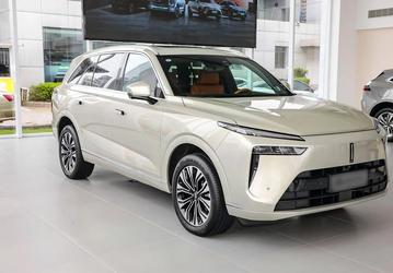 Аналог Li Auto L7 и Lexus TX с официальной гарантией, 517 л.с. и ценой 6,8 млн рублей. В России представлен Wey 07, его будут продавать в салонах Tank