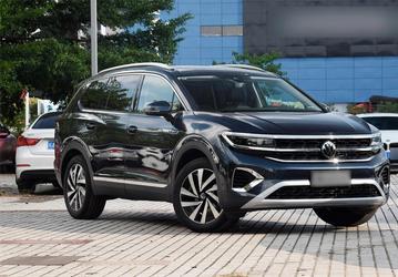 К столичному дилеру едет партия Volkswagen Talagon R-Line 2024. Полноприводный кроссовер будут продавать за 7,8 млн рублей
