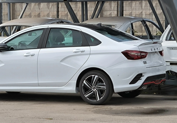 Новую Lada Vesta Sportline, подорожавшую на 80 100 рублей, показали вживую