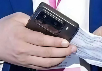 Настоящий Xiaomi 15 Pro на Snapdragon 8 Elite увидели в руках вице-президента Xiaomi задолго до анонса