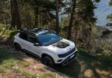 Представлен Jeep Avenger 4xe, созданный в честь Монблана