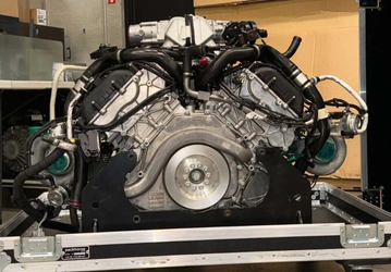 Ультраредкий двигатель от McLaren P1 LM появился на eBay. Гиперкар в комплект не входит