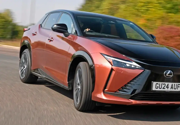 Представлен новый Lexus RZ 300e — гораздо дешевле, чем RZ 450e, и с большим запасом хода 