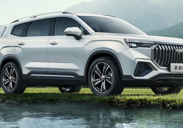 Большой семиместный кроссовер, недорого. Представлен Geely Okavango 2025