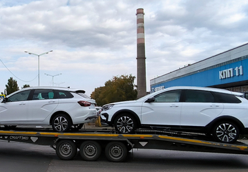 Lada Vesta с ESC во всех комплектациях отгружают с АвтоВАЗа «в сумасшедшем темпе»: свежие фото с завода