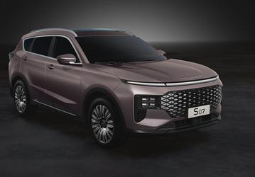 190 л.с., 7 мест, классический «автомат», полный привод и дизайн как у Li Auto. В России выходит еще один новый кроссовер от Chery — Soueast S07
