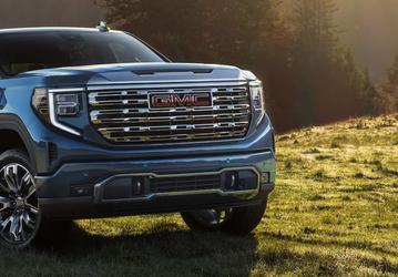 В Россию привезли настоящий американский внедорожник GMC Sierra 2024