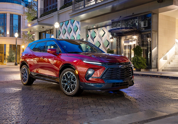 Новые Chevrolet Blazer 2024 появились в России. Названы цены