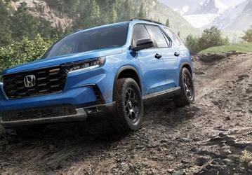 Внедорожник Honda Pilot 2025 стоит в России минимум 6,7 млн рублей, и он гораздо дешевле Toyota Grand Highlander