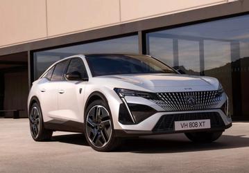 Представлен кроссовер Peugeot E-408