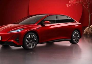Премиальный аналог Toyota Camry от Hongqi с запасом хода 750 км. Представлен Hongqi Tiangong 05