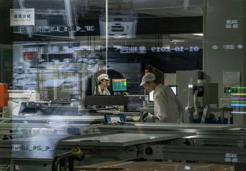 Китай достиг рекордного профицита торгового баланса в триллион долларов