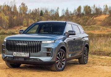 У кроссовера Jaecoo J7 в России появились новые «народные» комплектации