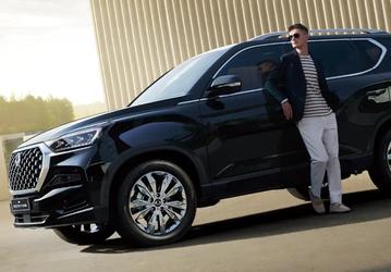 Рамный внедорожник Rexton возвращается в Россию с 5-летней гарантией и русифицированным меню. Представлен KGM Rexton