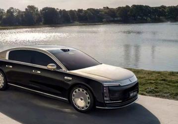 Rolls-Royce, уступи дорогу: «800-й» лимузин Huawei Maextro, который ожидается в России, показали в новом варианте