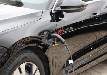Электромобили догнали и перегнали традиционные автомобили по надёжности и сроку службы