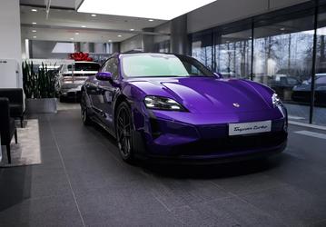 1000-сильный Porsche, доступный каждому, у кого есть 36 млн рублей. В Россию привезли обновленные Porsche Taycan