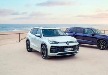 Средний брат Volkswagen Tiguan и Touareg с адаптивной подвеской DCC Pro и поддержкой ChatGPT. Volkswagen Tayron 2025 поступил в продажу в Европе