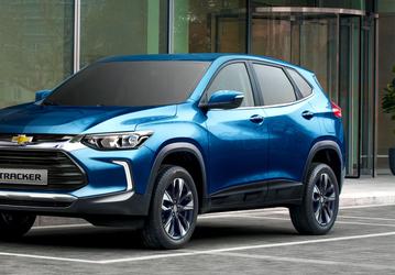 В Россию привезли новые кроссоверы Chevrolet Tracker: всего 2 млн рублей за машину с «автоматом»