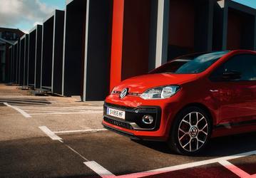 «Карманная ракета» стала быстрее и мощнее. Представлен Volkswagen up! GT
