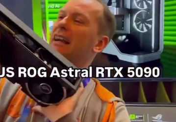 Новейшая видеокарта Nvidia GeForce RTX 5090 от Asus ROG выглядит огромной в руках взрослого мужчины. Появилось живое видео