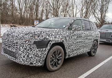 Совершенно новый Toyota RAV4 2026 засняли на дорогах в США
