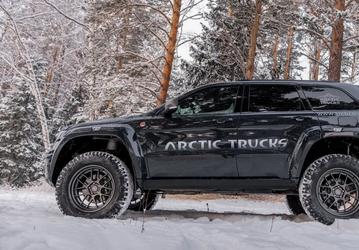 Российская компания представила адаптированную для наших широт экстремальную версию Jeep Grand Cherokee AT35. Названа цена
