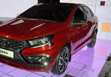В серийной Lada Iskra — максимум российских деталей. АвтоВАЗ рассказал, чем товарная Lada Iskra отличается от прошлогодней машины