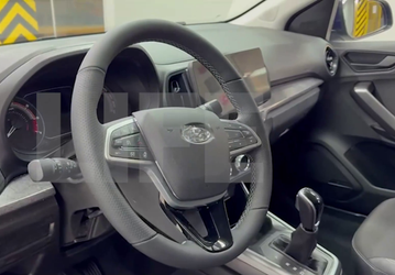 Lada Iskra с «автоматом» показали изнутри
