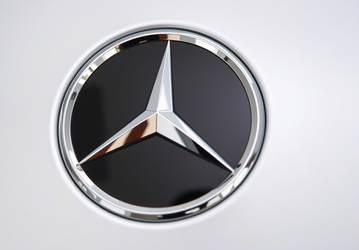 Уникальный шестиколёсный Mercedes Саддама Хусейна продают в Московской области