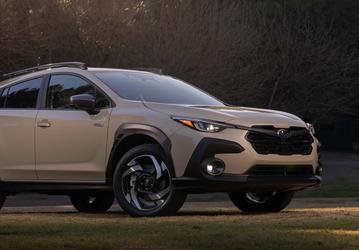 У Subaru наконец-то появился годный гибрид: представлен Subaru Crosstrek 2026, и он может ездить без бензина