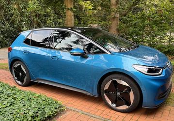 Утечка данных в Volkswagen: местоположение 800 000 электромобилей было доступно в интернете