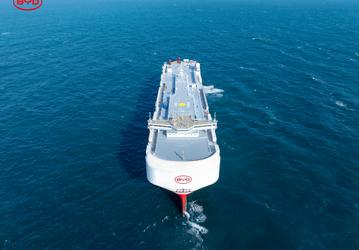 219 метров длины и 9200 машин на борту: у BYD появилось крупнейшее в мире судно для перевозки автомобилей, оно будет доставлять машины в Европу