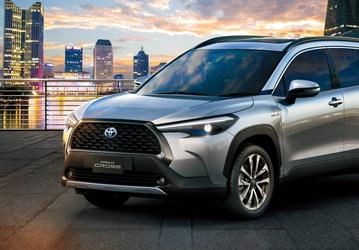Новые Toyota Corolla Cross продают в России за 2,3 млн рублей — почти на миллион дешевле, чем в ноябре 2024 года