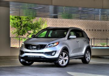 В России отзывают почти 30 тыс. Kia Sportage: машины могут загореться