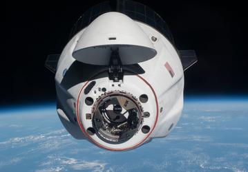 Уходит космическая легенда. SpaceX собрала последний космический корабль Crew Dragon, на смену ему придет пилотируемый Starship