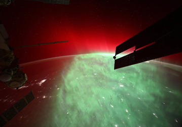 «Новогоднее световое шоу»: астронавт NASA Дон Петтит поделился первой фотографией Земли в 2025 году
