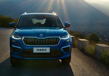 Популярный кроссовер Skoda Kodiaq сильно подорожал в России — за пару месяцев цена поднялась на полмиллиона рублей