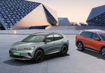 Volkswagen обрушила цены на кроссоверы ID. 4 CROZZ 2025 и ID. 6 CROZZ — они подешевели на 7600 долларов