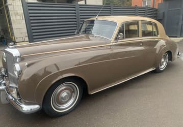 В России за 20 млн рублей продают редчайший Bentley S1 — это почти точная копия Rolls-Royce Silver Cloud