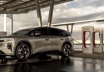 Гараж Маска продиктовал неудобство: почему миллионы Tesla вынуждены заряжаться задом наперёд