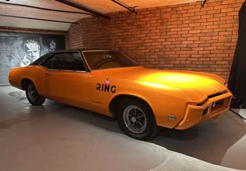 Изящная катапульта из 1960-х годов с 7,5-литровым мотором V8. Винтажный Buick Riviera продают в России за 5,55 млн рублей