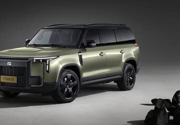 Land Rover больше не нужен? В России стартовали продажи внедорожника Rox 01: 6 или 7 мест, 476 л.с., полный привод и 5 лет гарантии — от 9 млн рублей