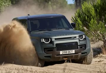 В России появился самый мощный Land Rover Defender с 4,4-литровым V8 на 635 л.с. и клиренсом 291 мм