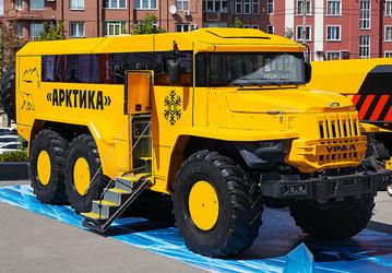 Автобус-вездеход УРАЛ «Арктика» начнут выпускать в России в 2025 году. Он получит 6,7-литровый мотор на 310 л.с. и 9-ступенчатую коробку передач