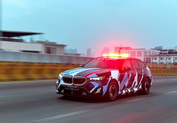Новейший BMW M5 Touring составит конкуренцию самым быстрым мотоциклам на Земле