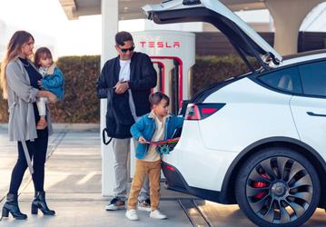 13 новых вакансий Tesla в Индии: компания планирует открыть магазин и центр доставки